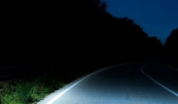 Không có đèn đường lái xe như nào thì an toàn?